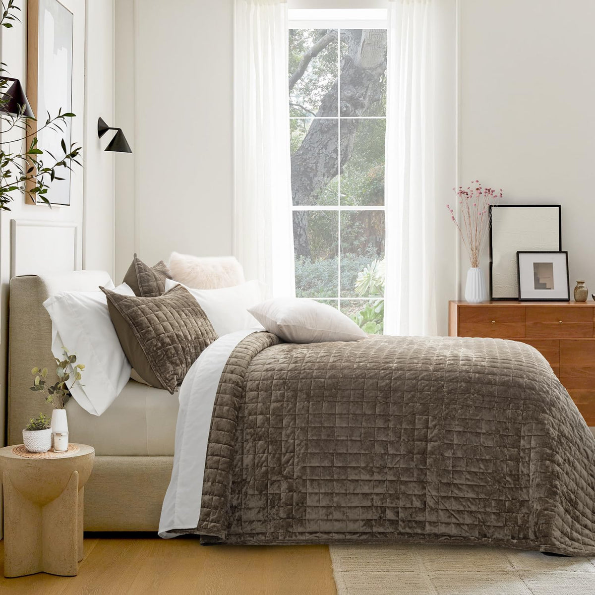 RECYCO Channel Box Stitch Velvet Quilt Set, King Size, Mocha Brown Ultra Soft Lightweight Velvet Comforter, Luxury Oversized Bedspread Coverlet, Quilted Bedding Set for All Season with 2 Shams