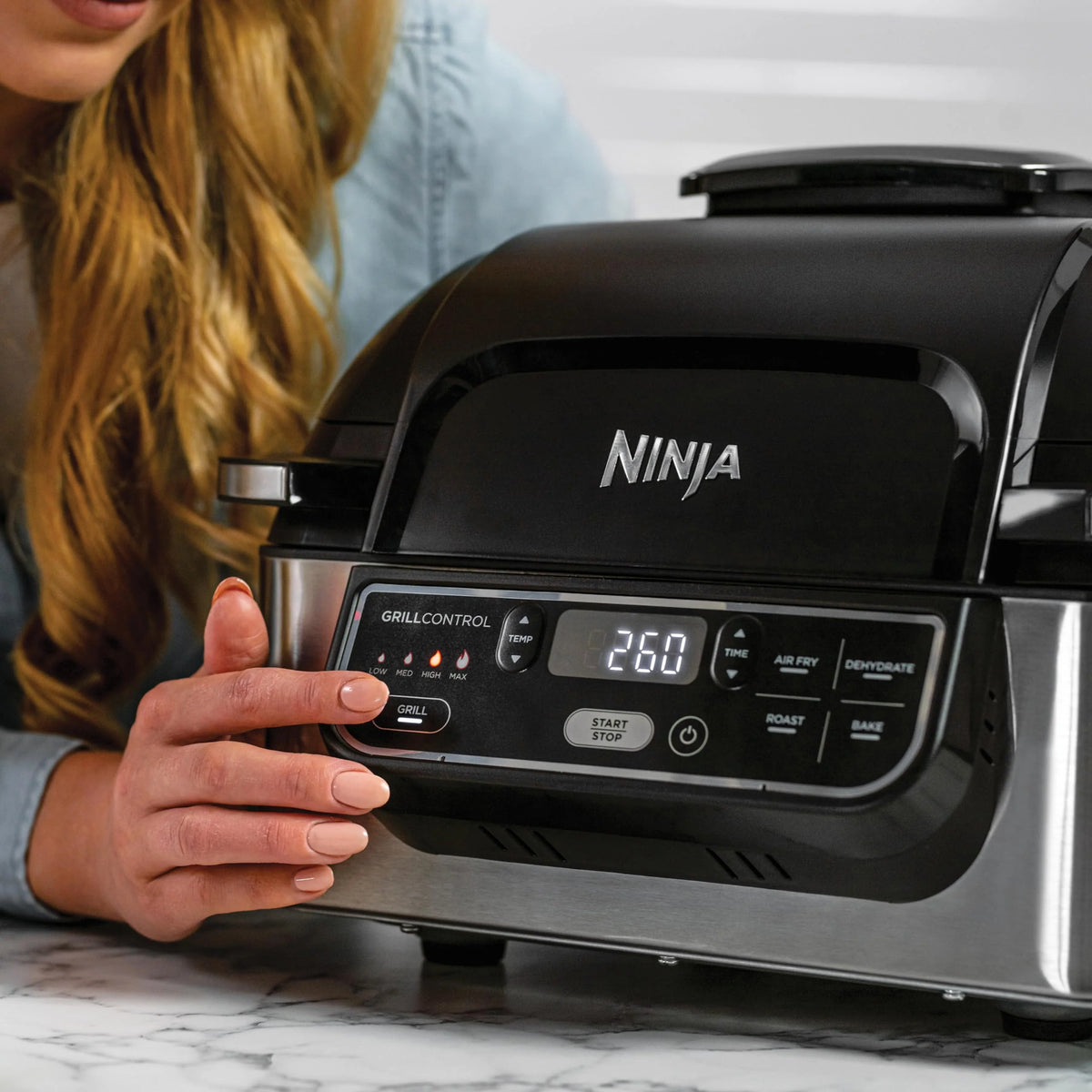 2026 Ninja Foodi Grill & Air Fryer, 5.7L, 5 Cooking Functions (Black/Silver)