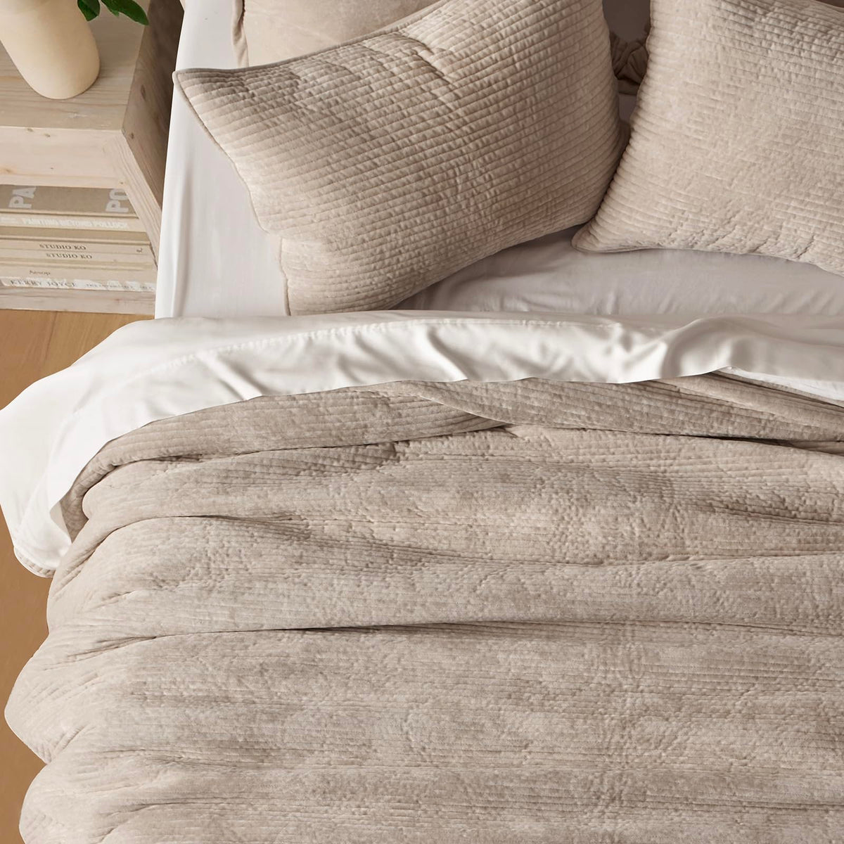 EverGrace Striped Channel Velvet Quilt Set, King Size, Urban Taupe Luxurious Soft Lightweight Velvet Comforter, Oversized Bedspread Coverlet, Quilted Bedding Set for All Season, with 2 Shams