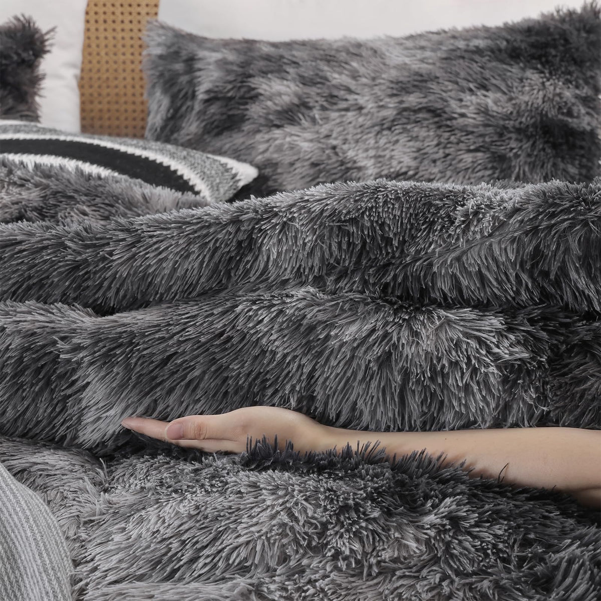 Smoofy Fluffy King Size Comforter Set Tie-dye Grey Faux Fur Comforter 3 Pcs Luxury Fuzzy King Bedding Set, Soft Plush Bed Set for All Season, 1 Cozy Comforter & 2 Pillowcases