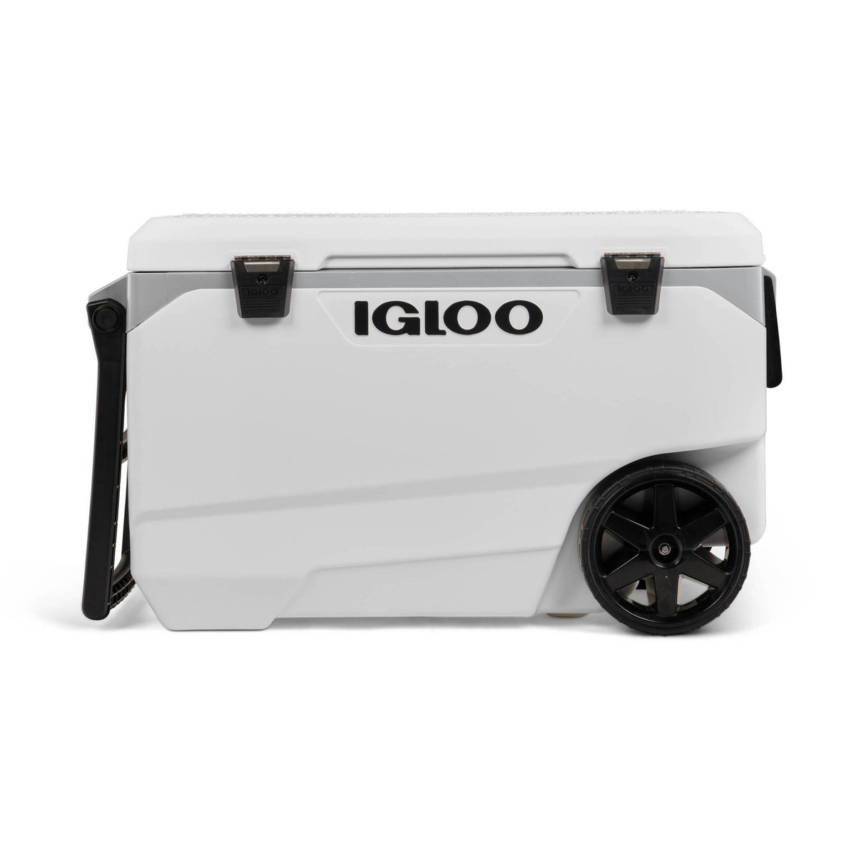Igloo Latitude 137 Cans 90 Quart Rolling Cooler - White: Polyethylene, Tow Handle
