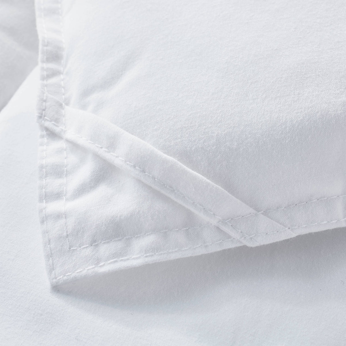 Full/Queen Light Weight Premium Down Alternative Comforter - Casaluna™: Hypoallergenic, 250 Thread Count, Percale Weave