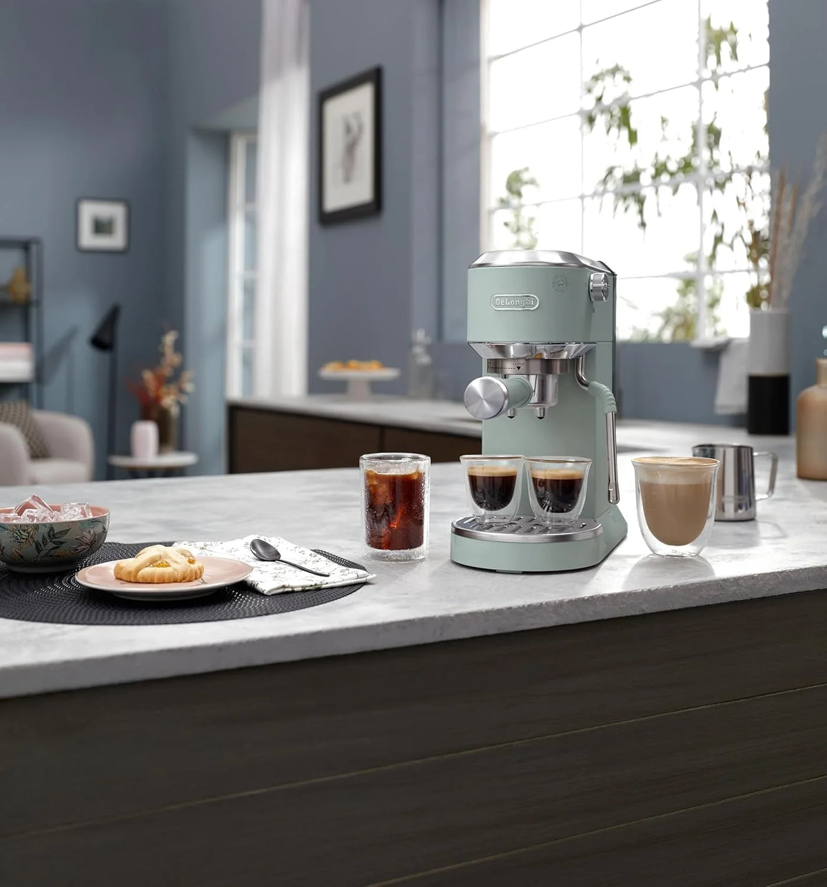 2026 De'Longhi Dedica – Stainless steel pump coffee maker for ground or individual coffee, espresso and cappuccino, 1.3 litre